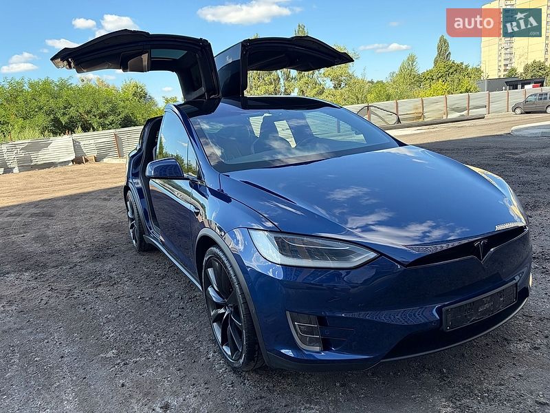 Внедорожник / Кроссовер Tesla Model X 2019 в Киеве