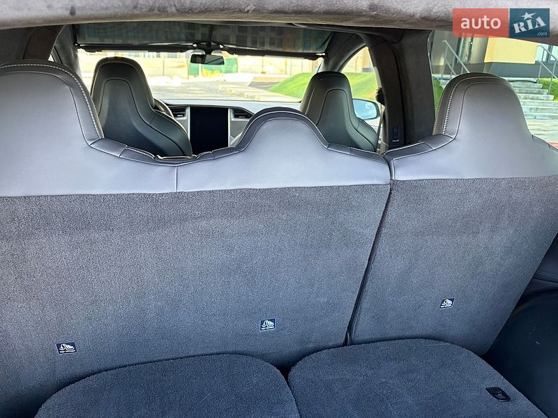 Позашляховик / Кросовер Tesla Model X 2019 в Києві