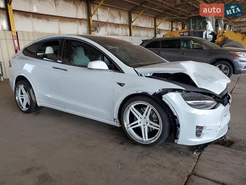 Tesla Model X 2018