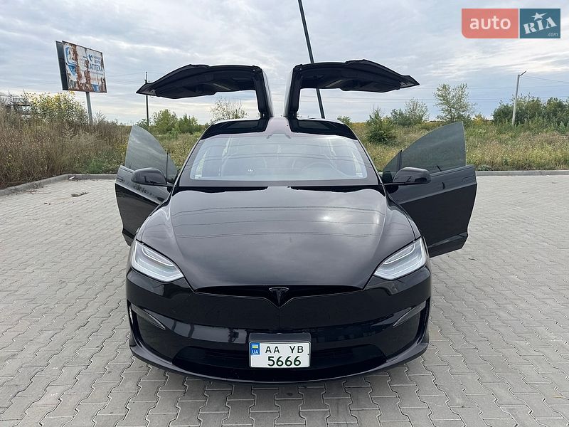 Tesla Model X 2022