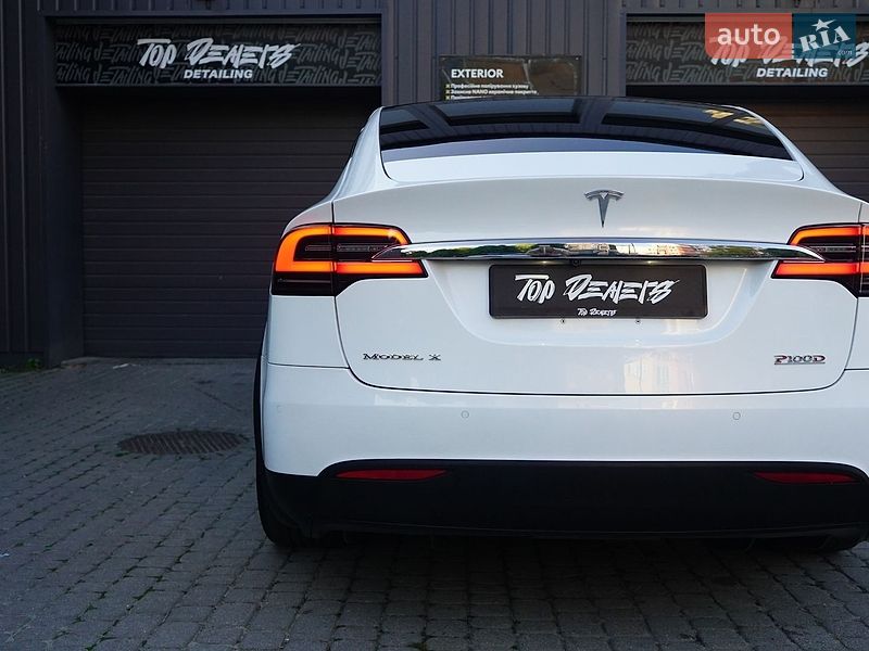 Позашляховик / Кросовер Tesla Model X 2016 в Львові