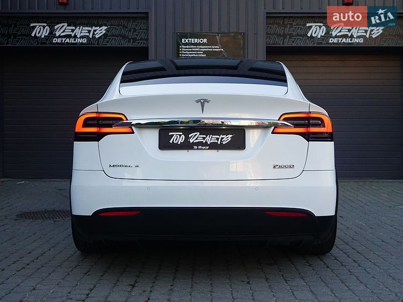 Позашляховик / Кросовер Tesla Model X 2016 в Львові