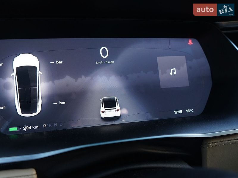 Позашляховик / Кросовер Tesla Model X 2016 в Львові