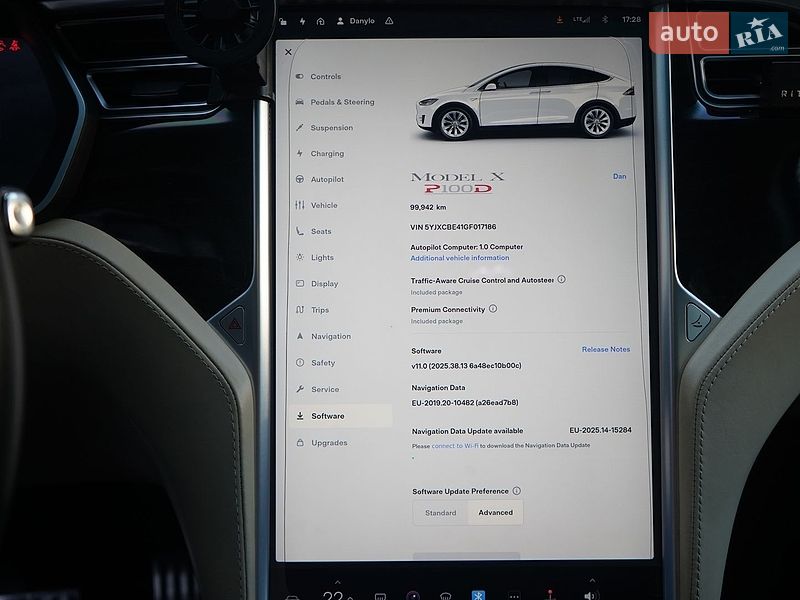 Позашляховик / Кросовер Tesla Model X 2016 в Львові