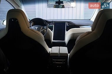 Позашляховик / Кросовер Tesla Model X 2016 в Львові