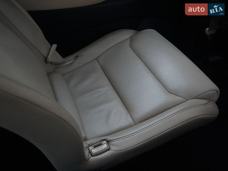 Позашляховик / Кросовер Tesla Model X 2016 в Львові