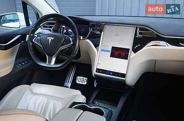 Позашляховик / Кросовер Tesla Model X 2016 в Львові