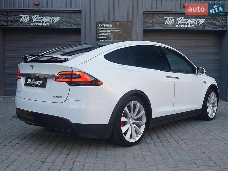 Позашляховик / Кросовер Tesla Model X 2016 в Львові