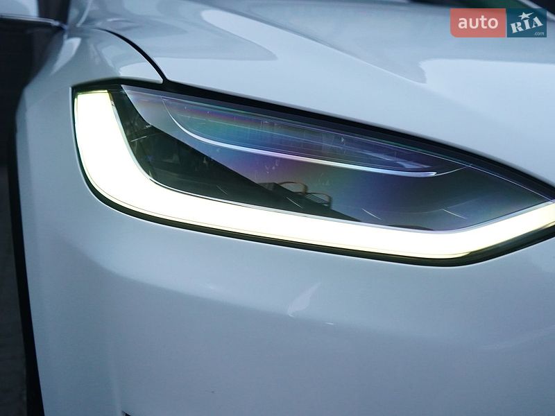 Позашляховик / Кросовер Tesla Model X 2016 в Львові
