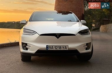 Позашляховик / Кросовер Tesla Model X 2017 в Кропивницькому