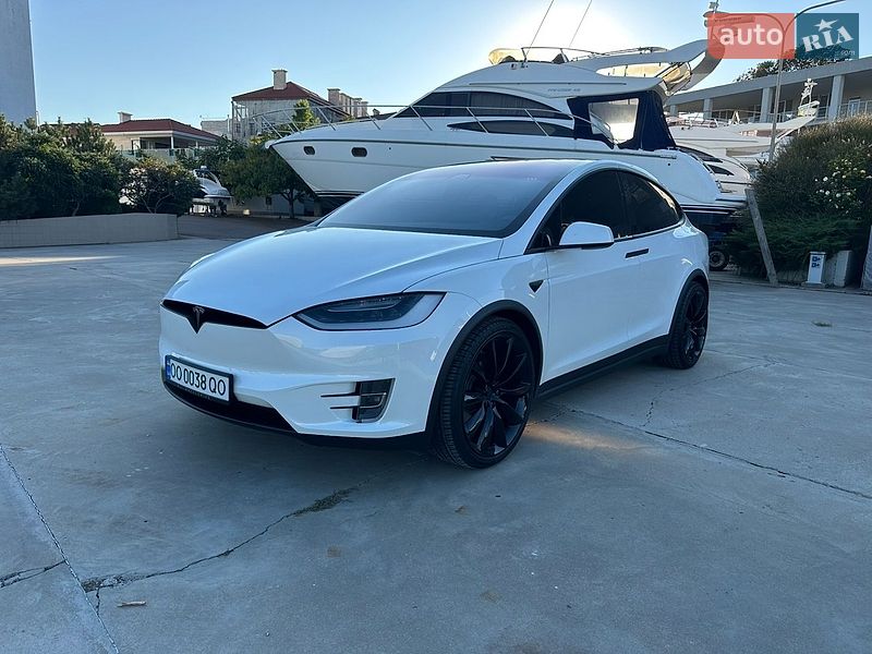 Tesla Model X 2019