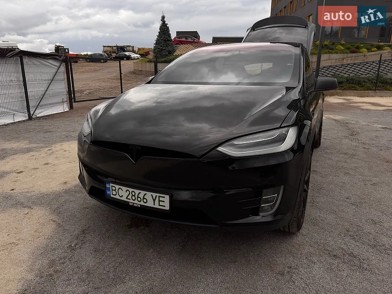 Tesla Model X 2020