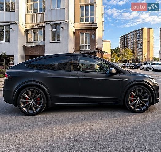 Позашляховик / Кросовер Tesla Model X 2016 в Чернігові