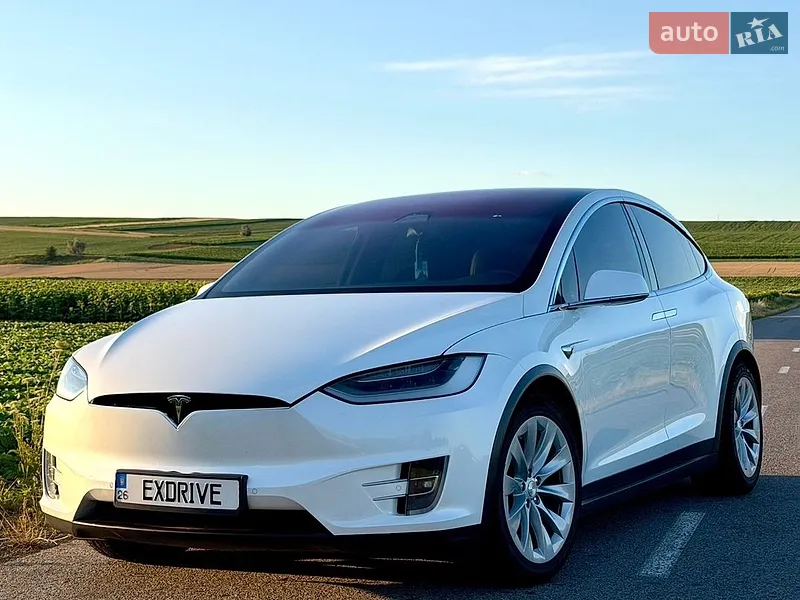 Tesla Model X 2019