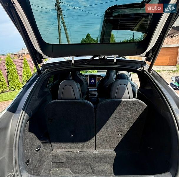 Позашляховик / Кросовер Tesla Model X 2019 в Києві