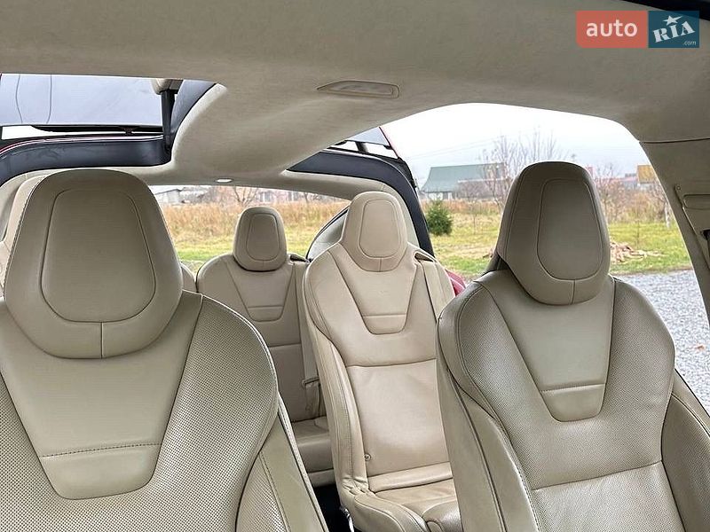 Позашляховик / Кросовер Tesla Model X 2016 в Дубні