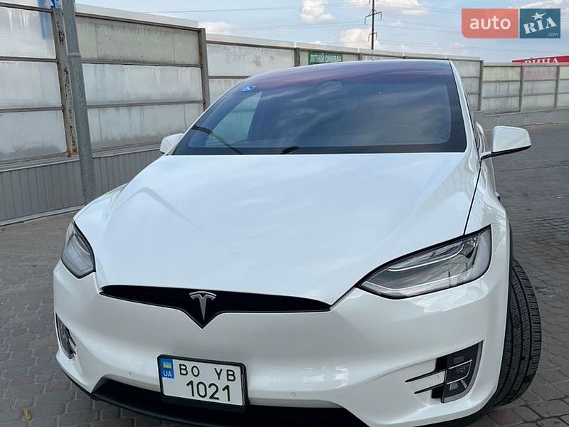 Позашляховик / Кросовер Tesla Model X 2020 в Тернополі