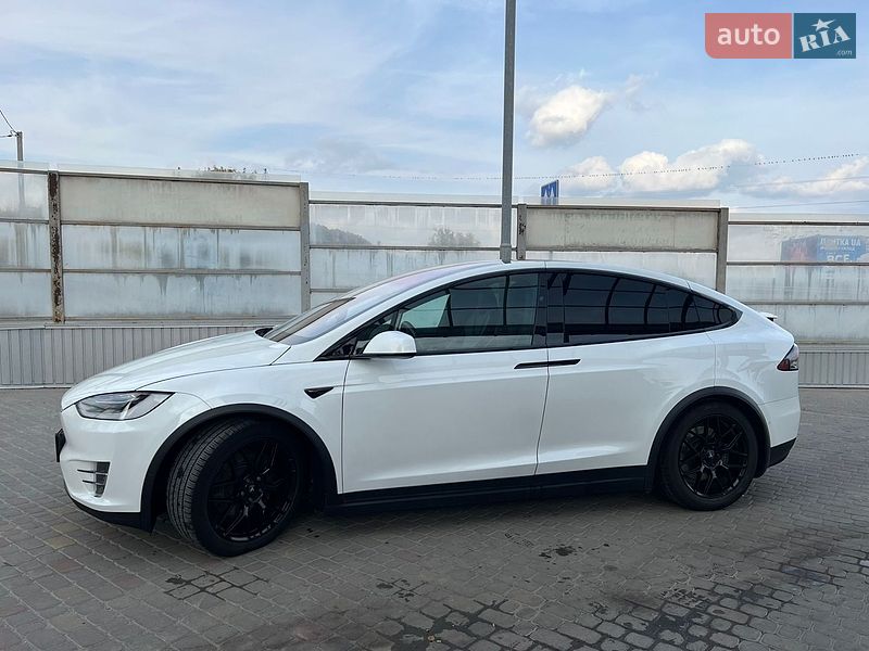 Позашляховик / Кросовер Tesla Model X 2020 в Тернополі