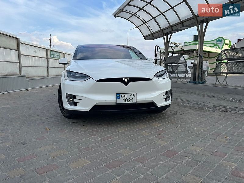 Позашляховик / Кросовер Tesla Model X 2020 в Тернополі