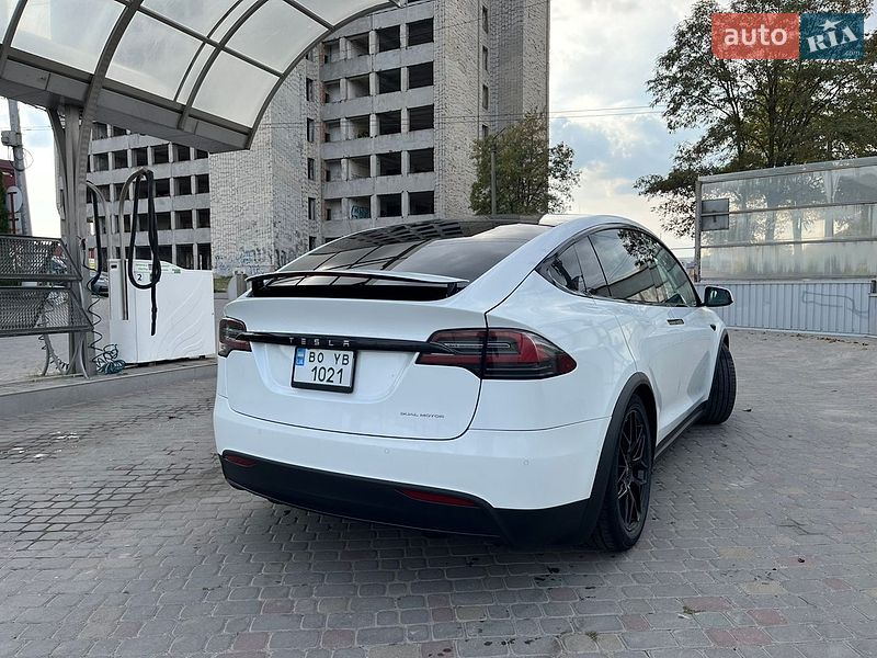 Позашляховик / Кросовер Tesla Model X 2020 в Тернополі