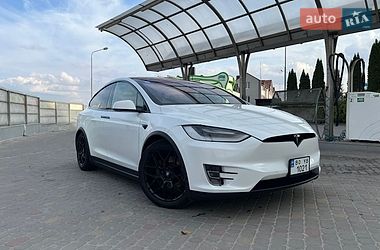 Позашляховик / Кросовер Tesla Model X 2020 в Тернополі