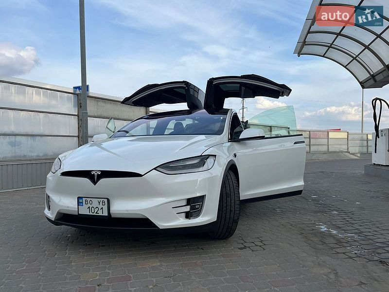 Позашляховик / Кросовер Tesla Model X 2020 в Тернополі