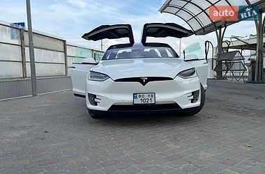 Позашляховик / Кросовер Tesla Model X 2020 в Тернополі