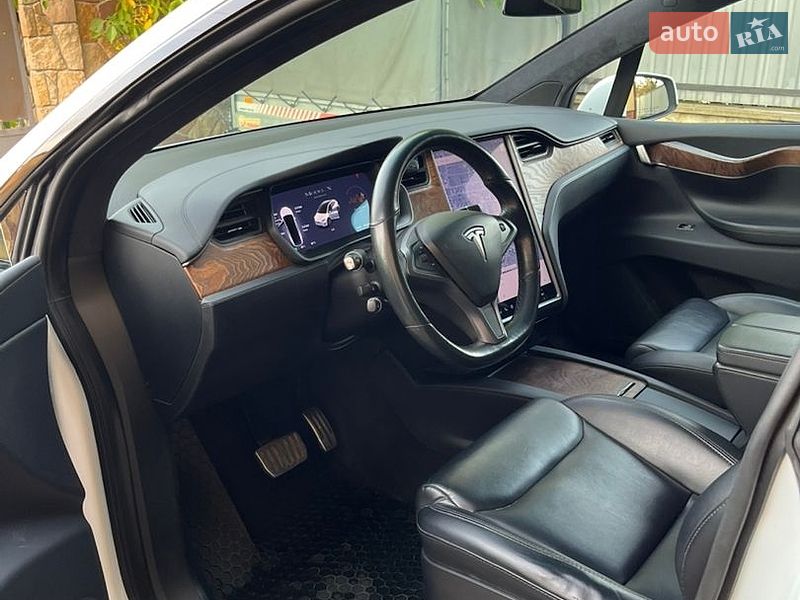 Позашляховик / Кросовер Tesla Model X 2020 в Тернополі