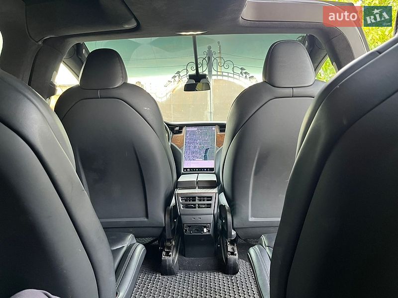 Позашляховик / Кросовер Tesla Model X 2020 в Тернополі