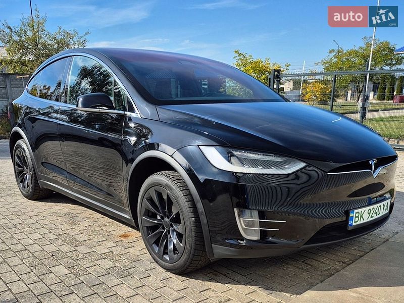 Внедорожник / Кроссовер Tesla Model X 2018 в Ивано-Франковске