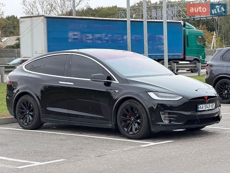 Tesla Model X 2019