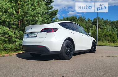 Внедорожник / Кроссовер Tesla Model Y 2021 в Киеве