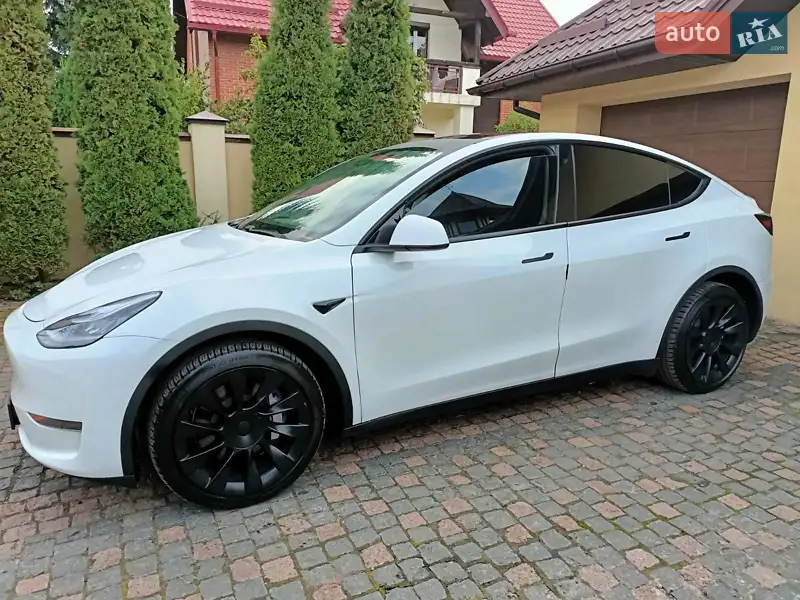 Tesla Model Y 2020