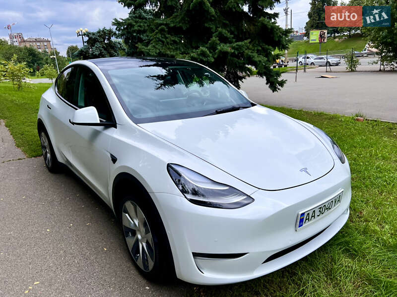 Внедорожник / Кроссовер Tesla Model Y 2021 в Киеве