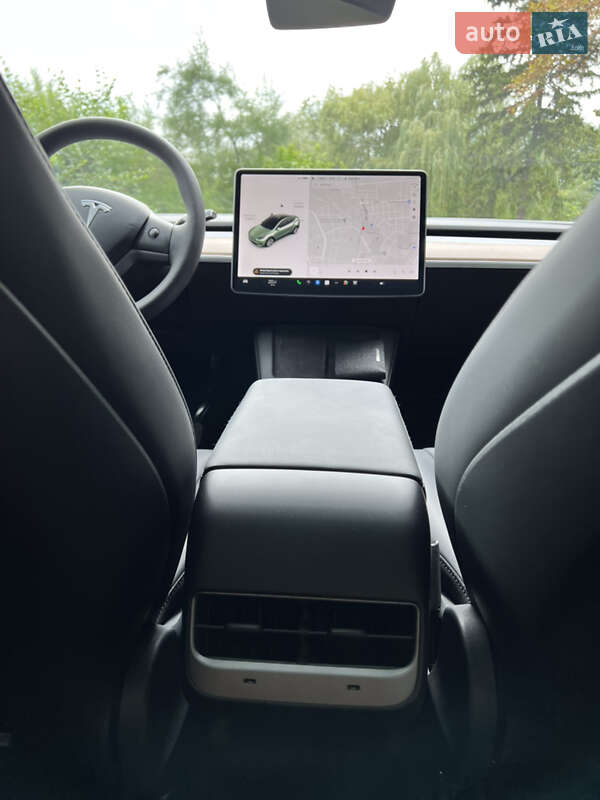 Внедорожник / Кроссовер Tesla Model Y 2021 в Киеве