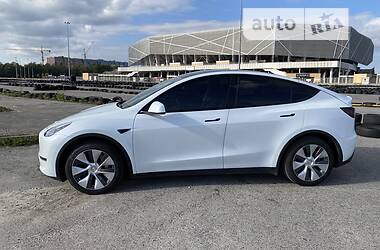 Позашляховик / Кросовер Tesla Model Y 2020 в Львові