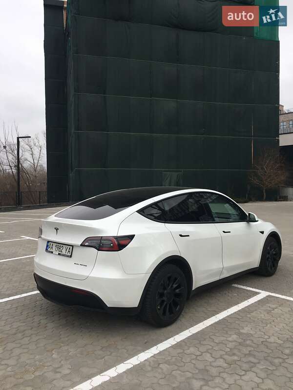 Внедорожник / Кроссовер Tesla Model Y 2020 в Киеве