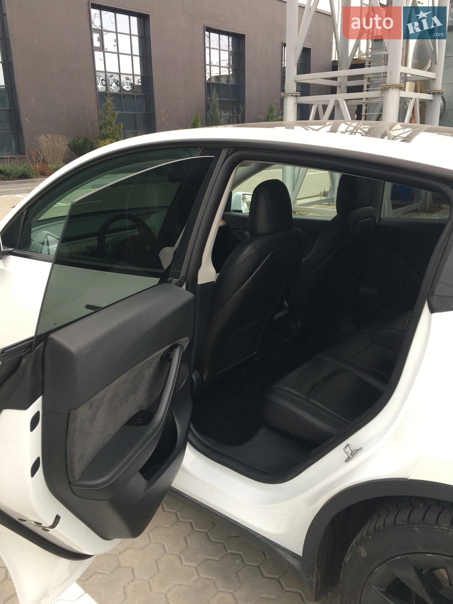 2020 Tesla Model Y - мініатюра 12