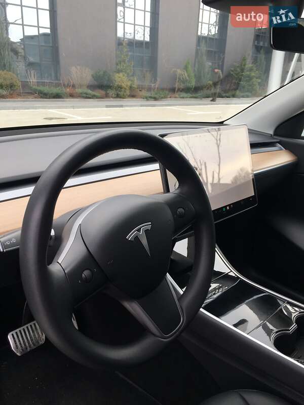 Внедорожник / Кроссовер Tesla Model Y 2020 в Киеве