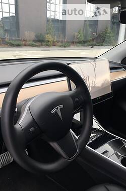 Внедорожник / Кроссовер Tesla Model Y 2020 в Киеве