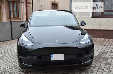 Седан Tesla Model Y 2021 в 