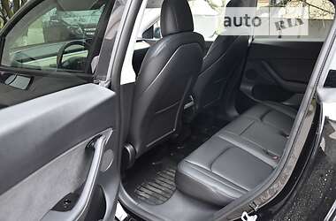Седан Tesla Model Y 2021 в 