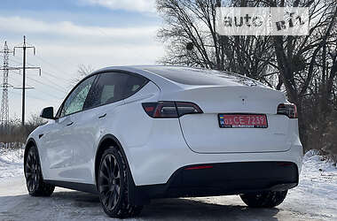 Внедорожник / Кроссовер Tesla Model Y 2021 в 