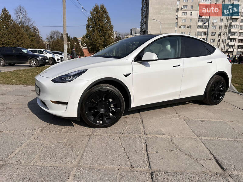 Внедорожник / Кроссовер Tesla Model Y 2021 в Львове