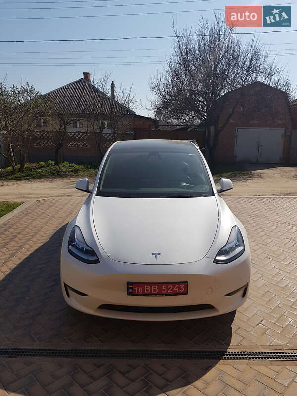 Tesla Model Y 2022
