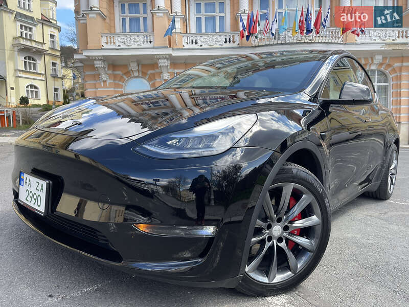 Внедорожник / Кроссовер Tesla Model Y 2020 в Киеве
