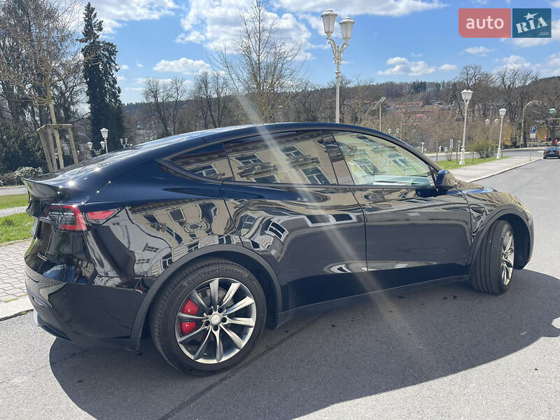 Внедорожник / Кроссовер Tesla Model Y 2020 в Киеве