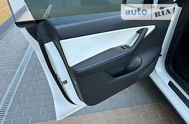Внедорожник / Кроссовер Tesla Model Y 2020 в 