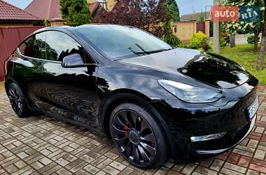 Внедорожник / Кроссовер Tesla Model Y 2021 в 