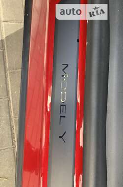 Позашляховик / Кросовер Tesla Model Y 2020 в 